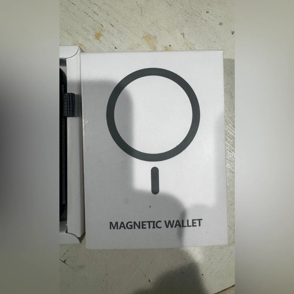 Sea&Mew MagSafe Wallet for iPhone 12/13/14, Black, Fits 7 Cards, Leather